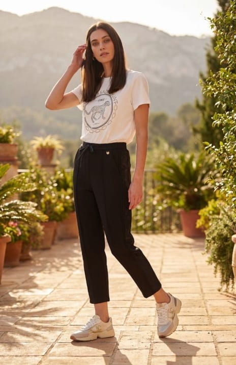 Simple outfit before the guidance